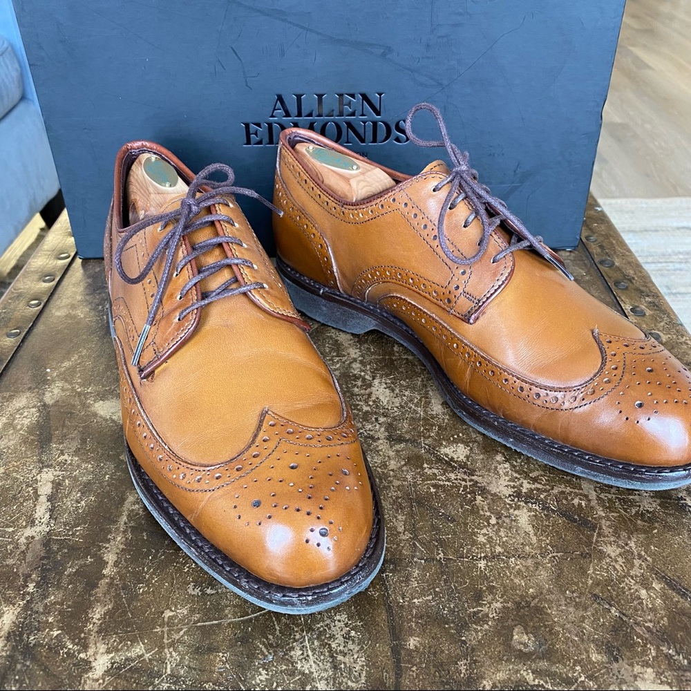 Allen Edmonds McAllister Wingtip Oxford with Dainite Rubber Sole - Picture 2 of 10
